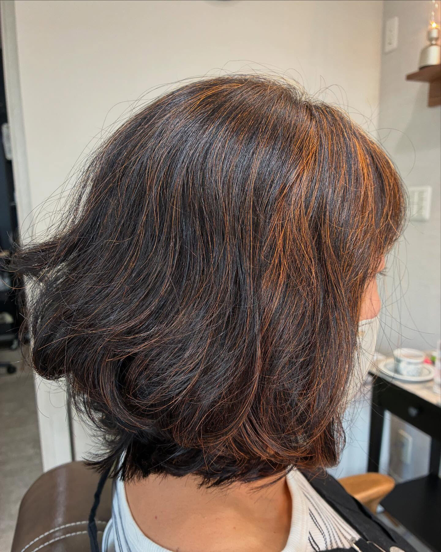 調布市にある美容室・ヘアサロンで、50代・60代の女性に向け